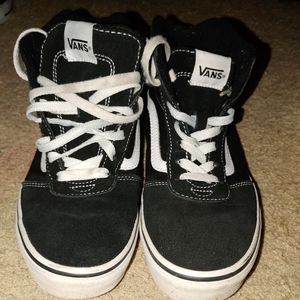 Vans black and white